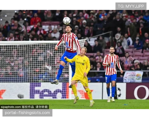 比利亚雷亚尔4-2大胜升班马莱加内斯，索尔洛特上演帽子戏法