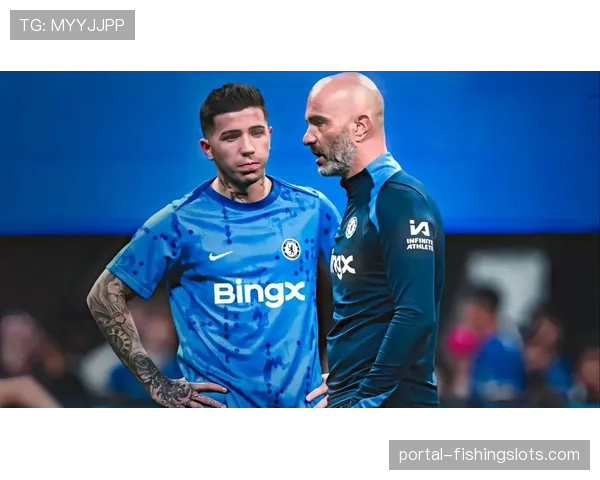 特写:第70分钟,切尔西中场恩佐·费尔南德斯抽筋倒地,本场已跑动12.3公里 特写:第70分钟,切尔西中场恩佐·费尔南德斯抽筋倒地,本场已跑动12.3公里