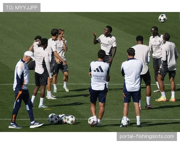 洛里昂后卫夸西成转会市场热门，勒沃库森、斯图加特等多支欧洲球队有意